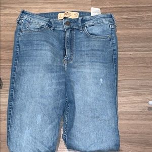 HOLLISTER SKINNY HIGH RISE JEANS
